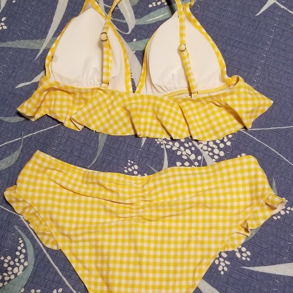 CUPSHE  Ruffled Bikini Swimsuit Yellow/White Gingham Size: Medium - Picture 4 of 6